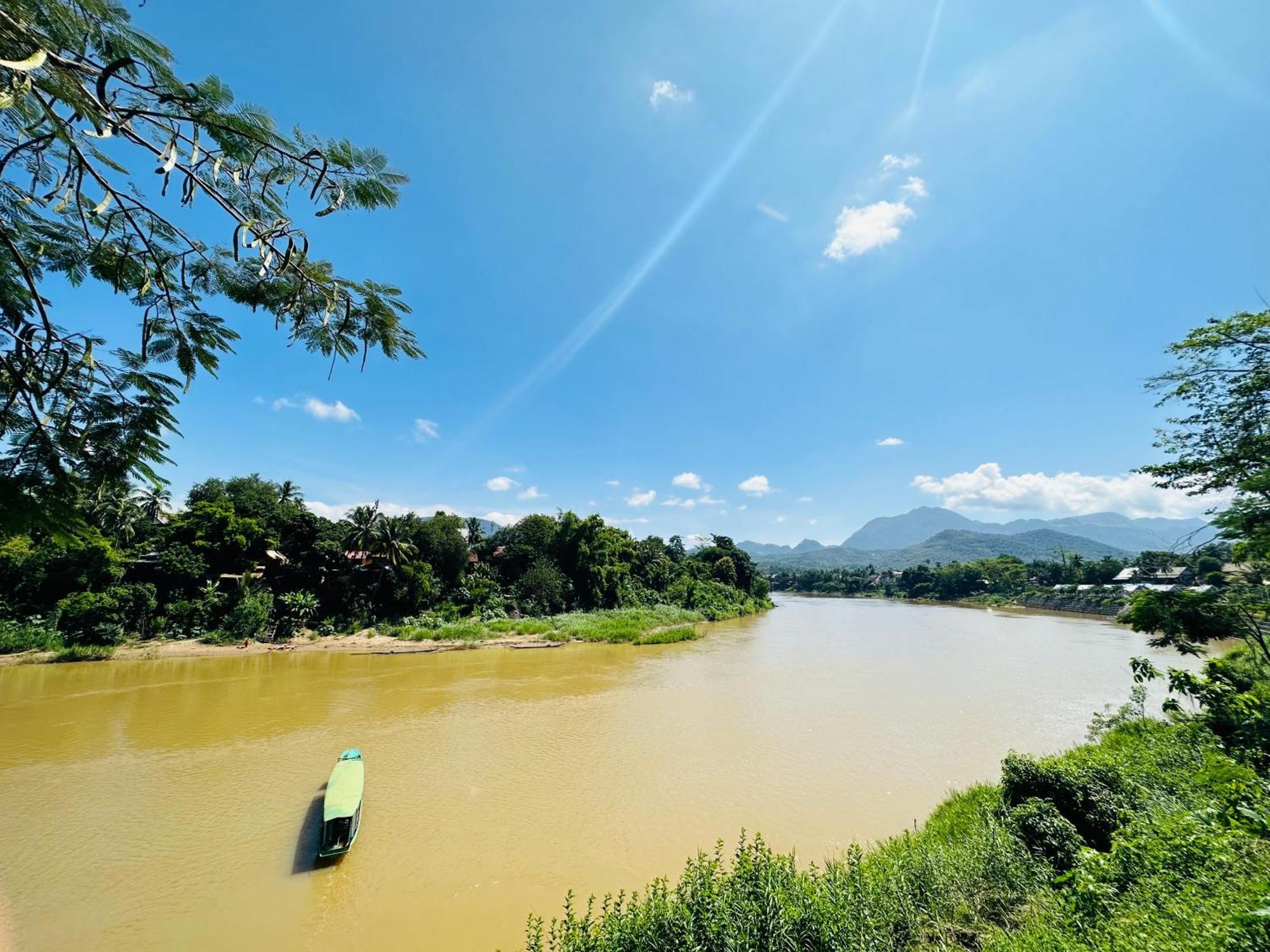 Kingkham Riverside Hotel Luang Prabang Luaran gambar