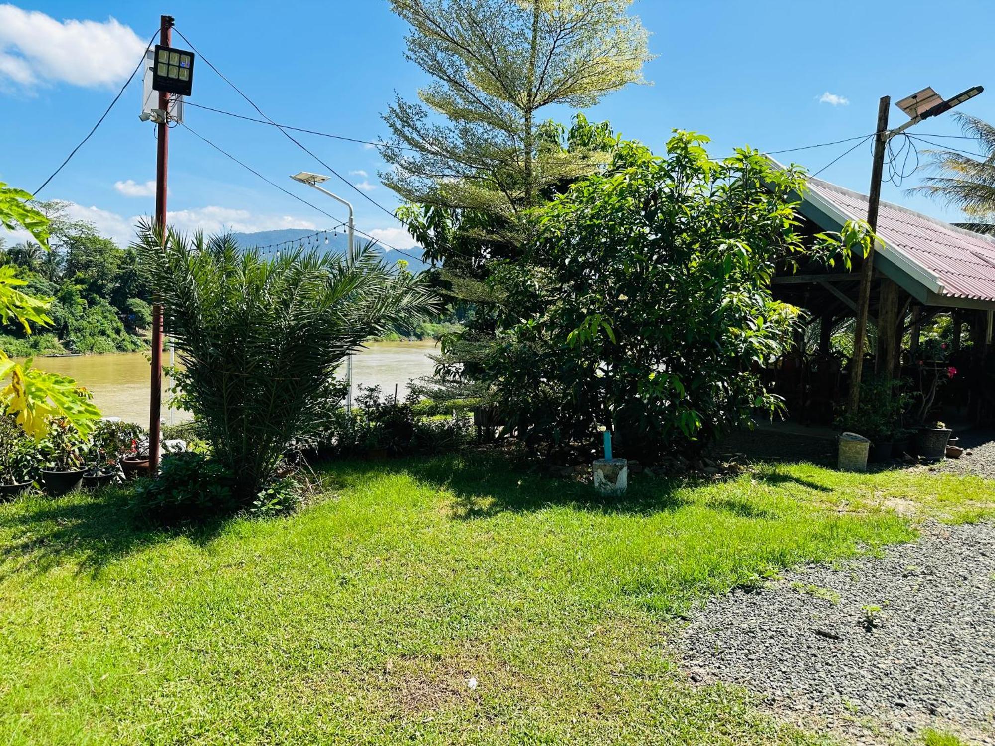 Kingkham Riverside Hotel Luang Prabang Luaran gambar