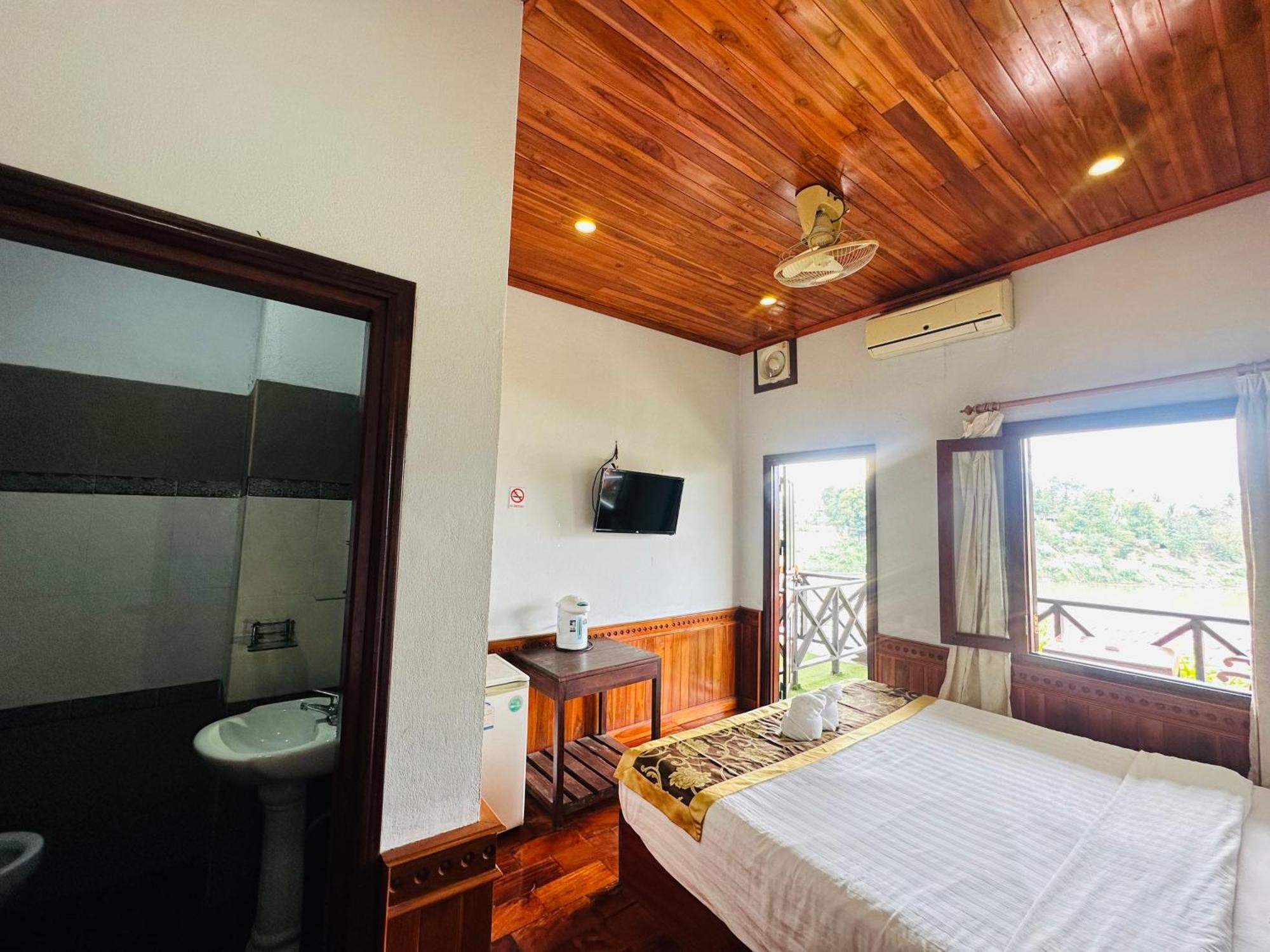Kingkham Riverside Hotel Luang Prabang Luaran gambar