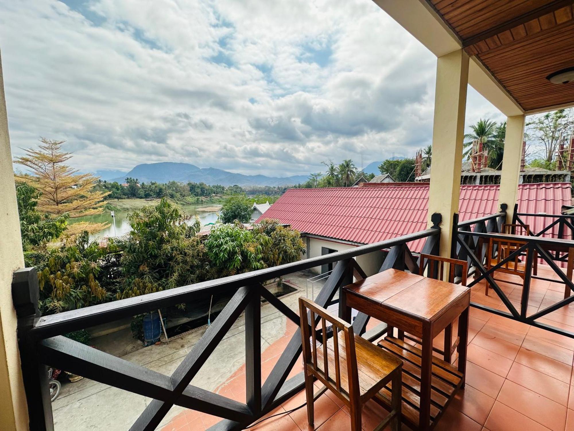 Kingkham Riverside Hotel Luang Prabang Luaran gambar